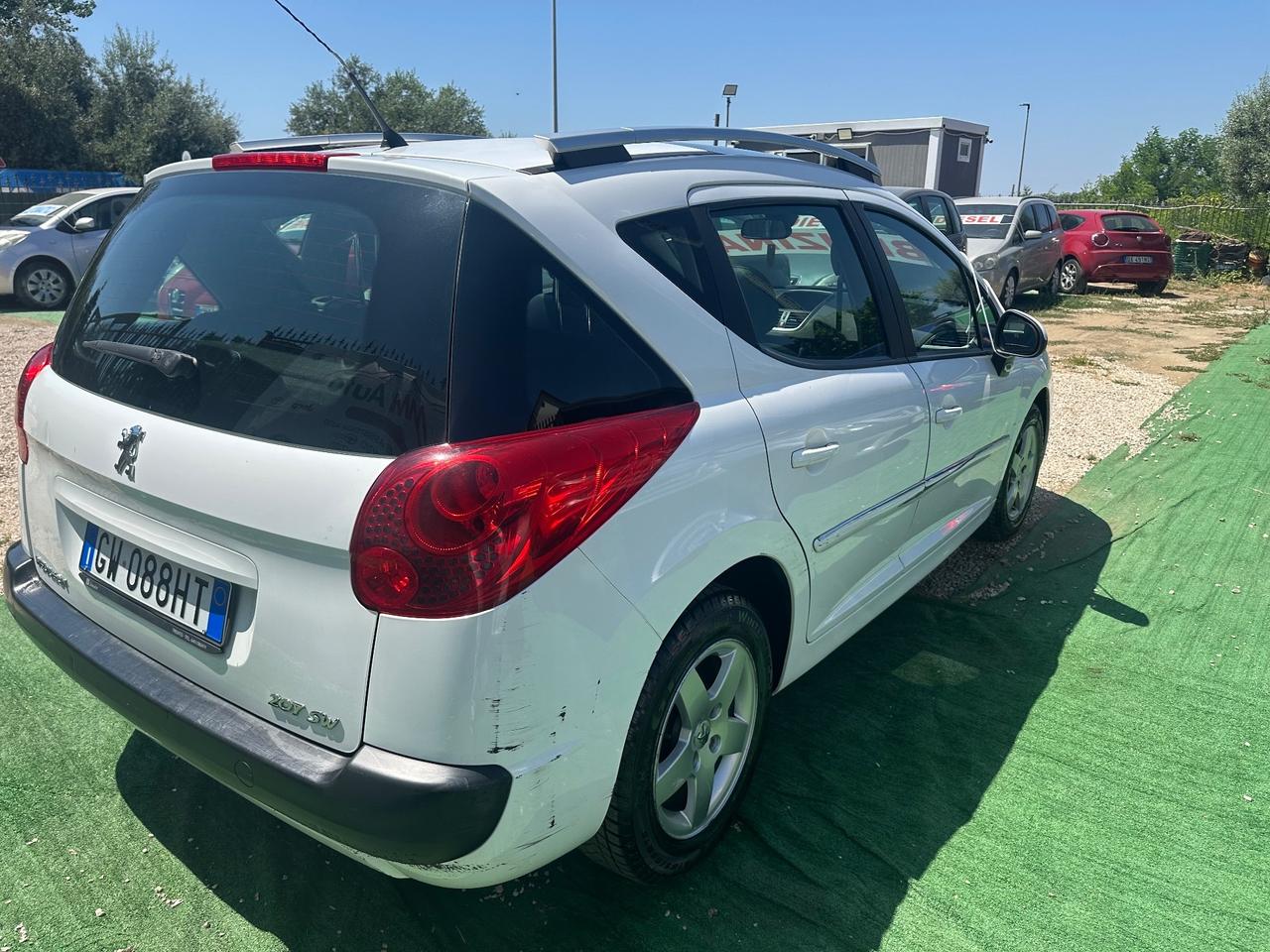 Peugeot 207 1.4 benzina 2011