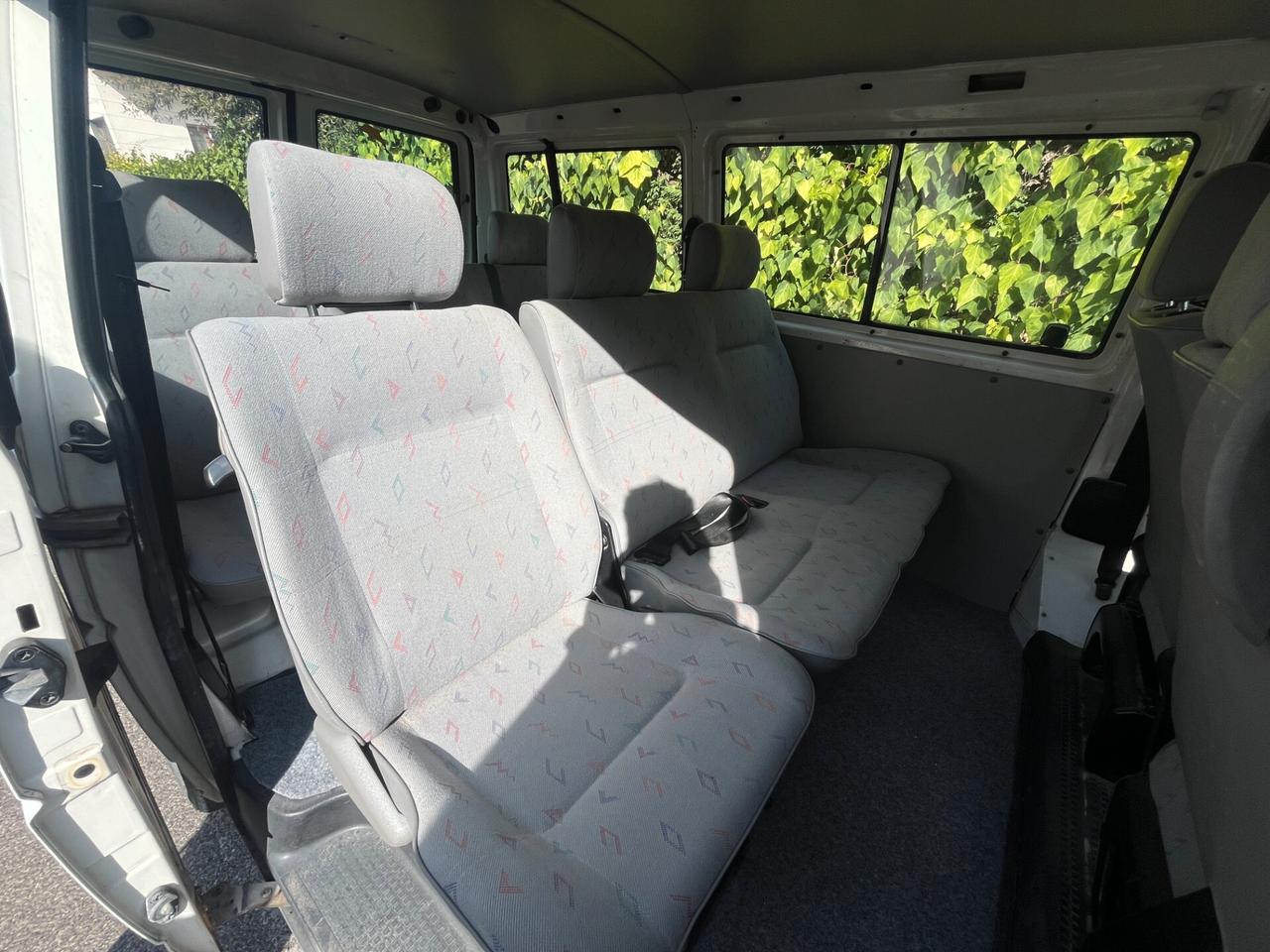 Volkswagen Transporter 2.5 TDI/88CV 9 posti autovettura