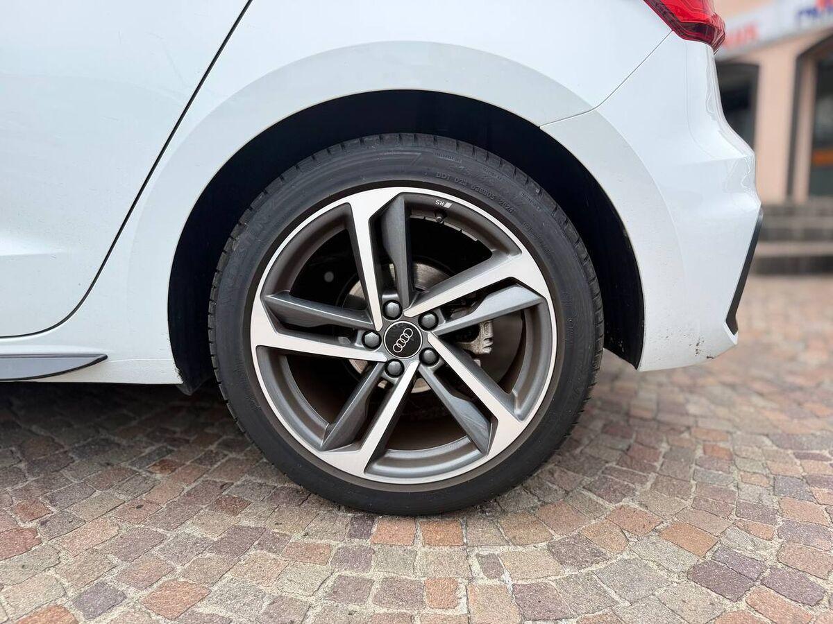 Audi A1 30 1.0 tfsi S line edition 116cv
