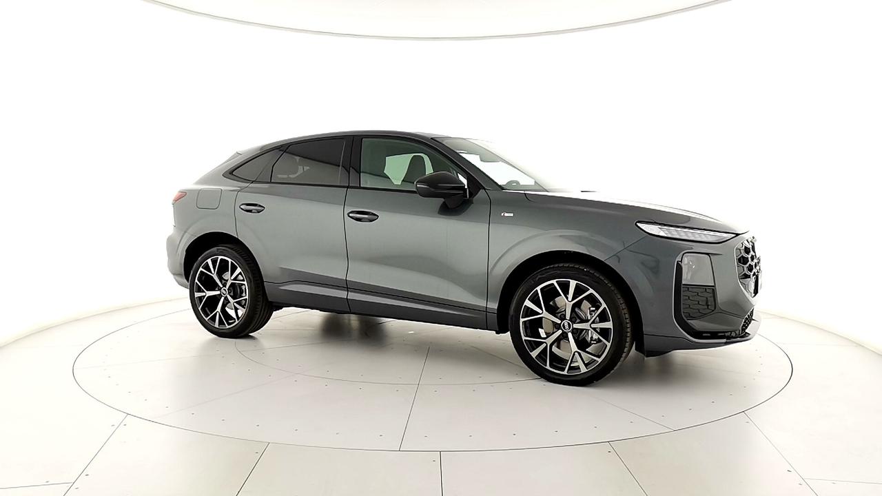 AUDI Q3 II 2025 Sportback - Q3 Sportback 2.0 tdi S line edition 150cv s-tronic