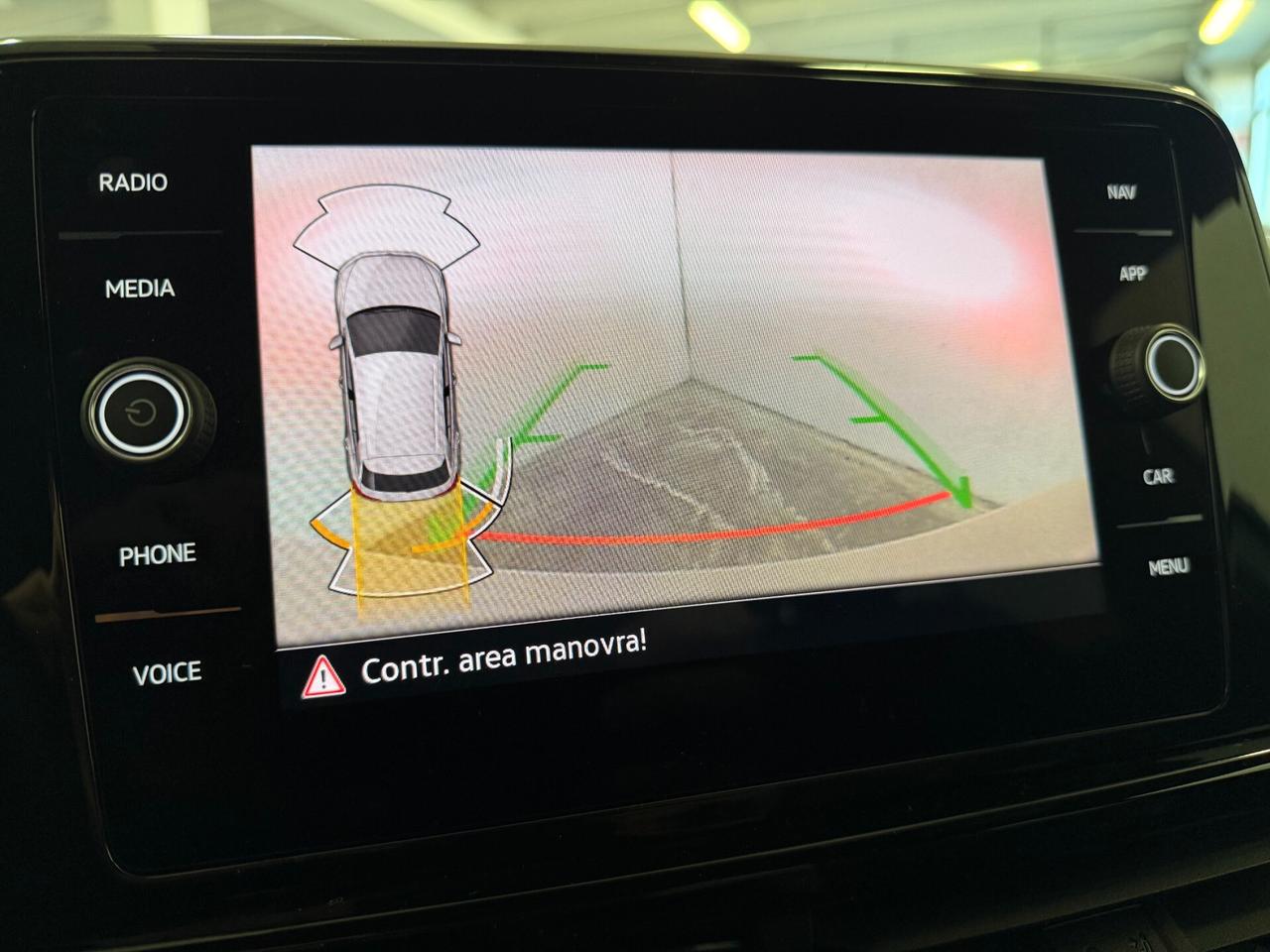 Volkswagen T-Roc 1.0 Tsi R-Line 110cv NEOPATENTATI GARANZIA VW