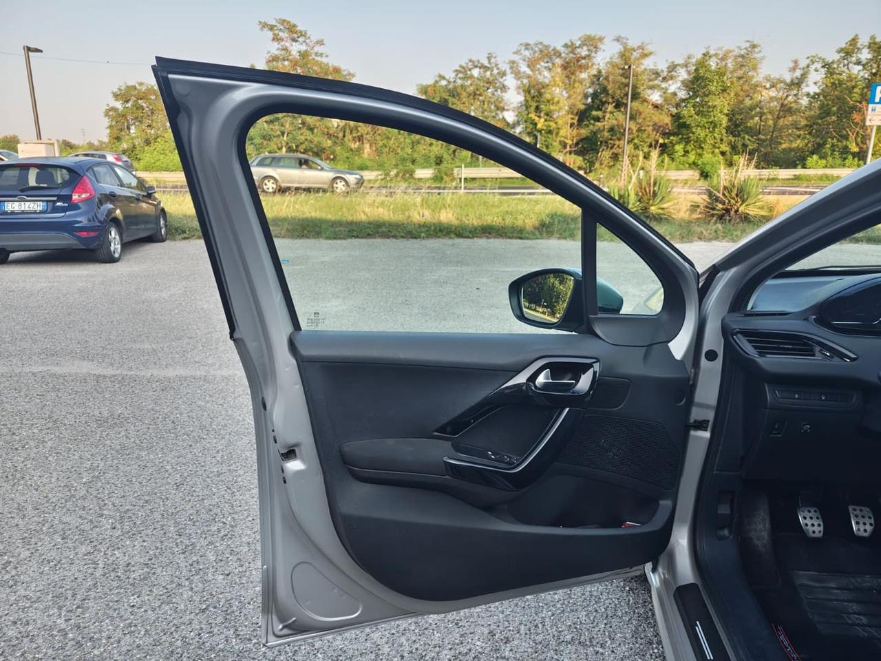 Peugeot 208 Active 1.4 95 VTI #11923