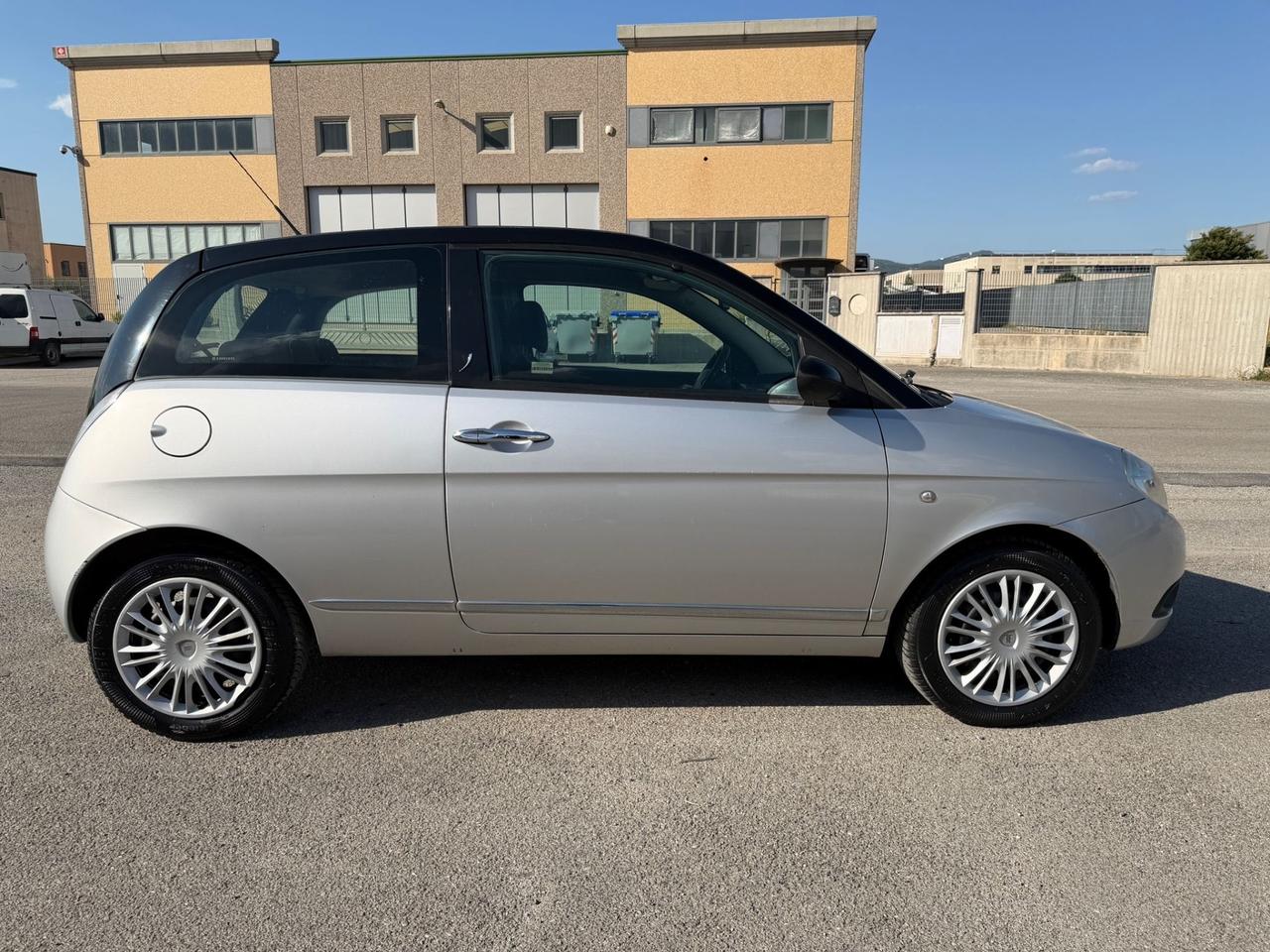 Lancia Ypsilon MODAMILANO 150000 KM