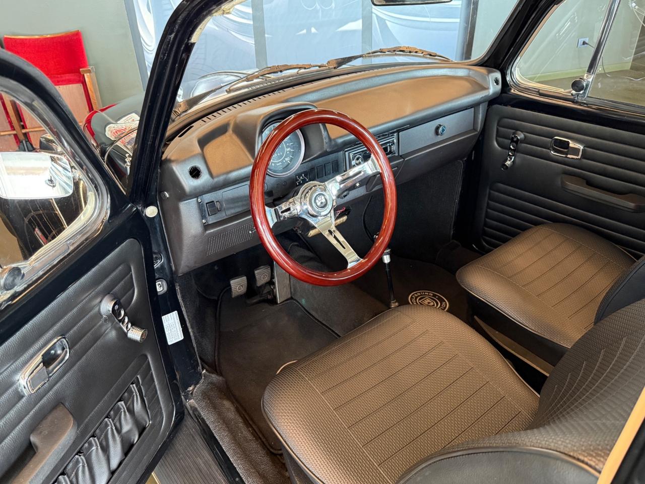 Volkswagen Maggiolino MOD.13/D1 "The world's style"