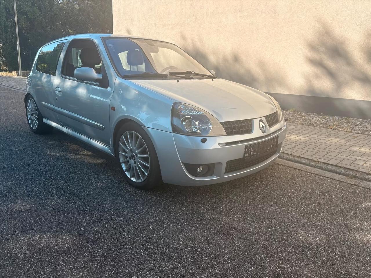 Renault Clio RS 2.0 16V Renault Sport