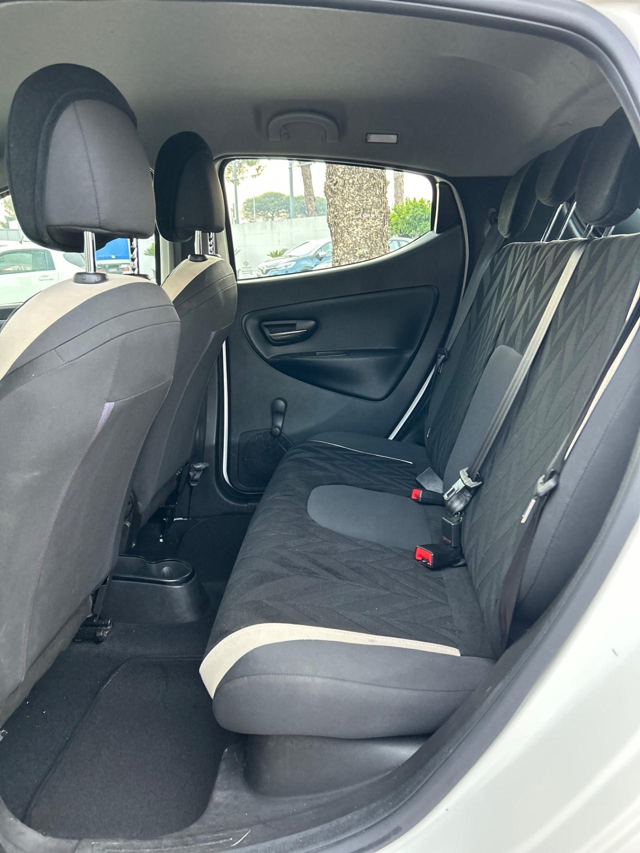 Lancia Ypsilon 1.2 GPL Ecochic Gold