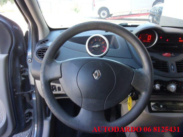 RENAULT Twingo 1.2 16V Quickshift Initiale