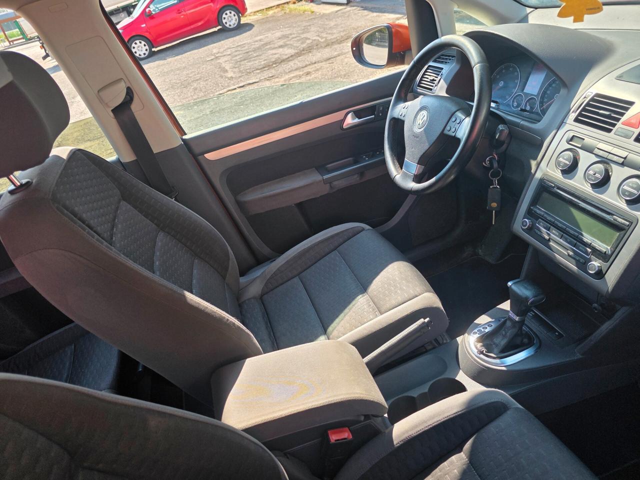 Volkswagen Touran 1.4 cc 150CV Automatico dsg