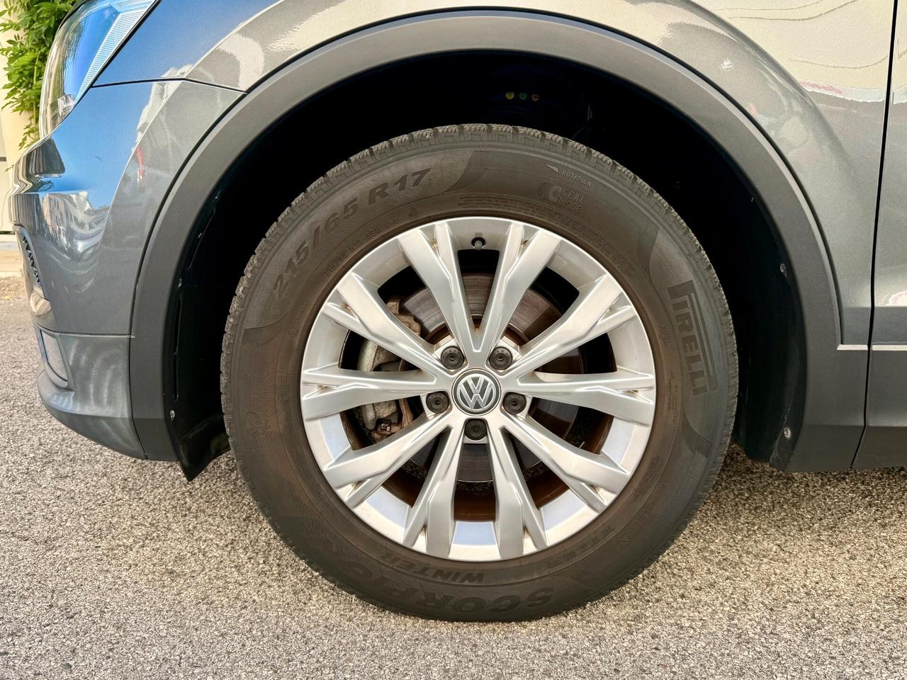 Volkswagen Tiguan 2.0 tdi BMT Style 150cv dsg TAGLIANDI CERTIFICATI