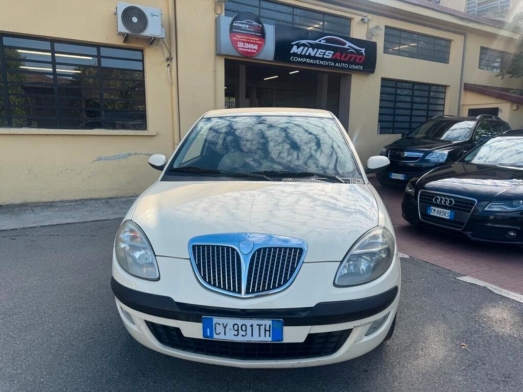 Lancia Ypsilon 1.4 16V GPL
