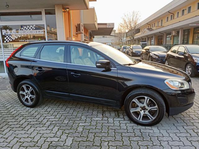 VOLVO XC60 D3 AWD Geartronic Summum