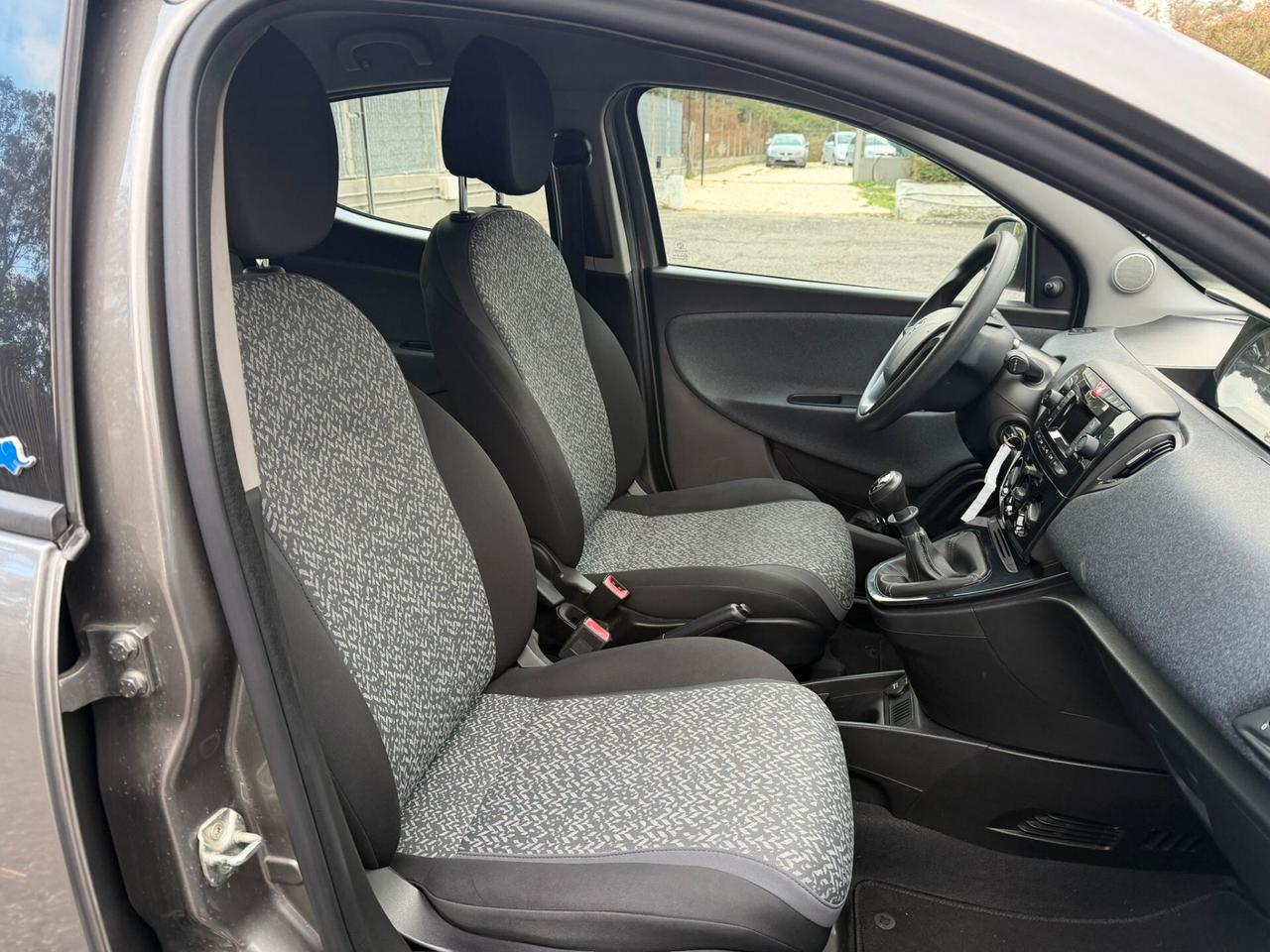 Lancia Ypsilon 1.2 69 CV 5 porte GPL Ecochic Elefantino Blu