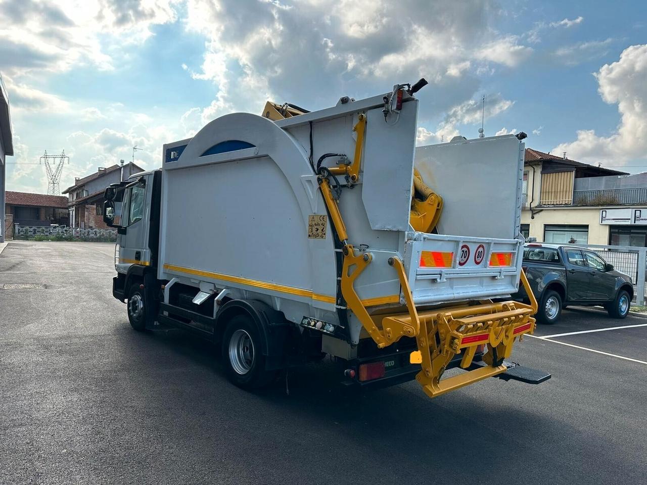 IVECO COMPATTATORE