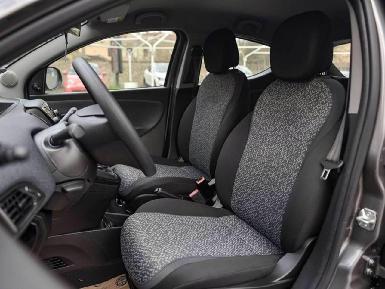 LANCIA Ypsilon III 2021 - Ypsilon 1.0 firefly hybrid Silver s&s 70cv