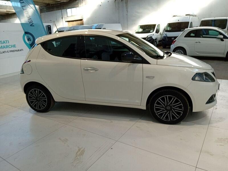 Lancia Ypsilon 1.0 FireFly 5 porte S&S Hybrid Gold