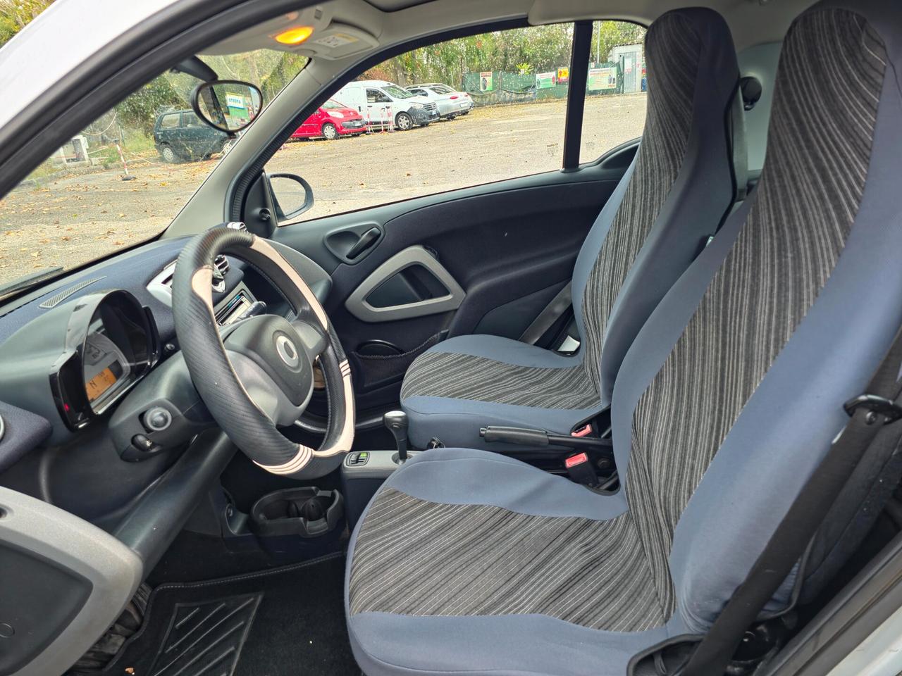 Smart ForTwo 1000 45 kW MHD coupé pure CV-61 E5B Automatico NEO