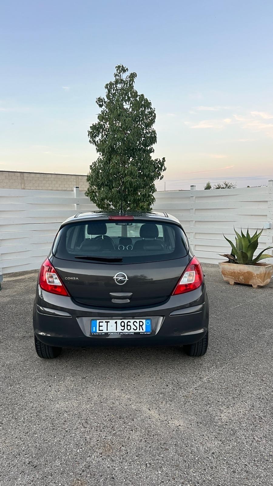 Opel Corsa 1.2 5 porte GPL unico proprietario
