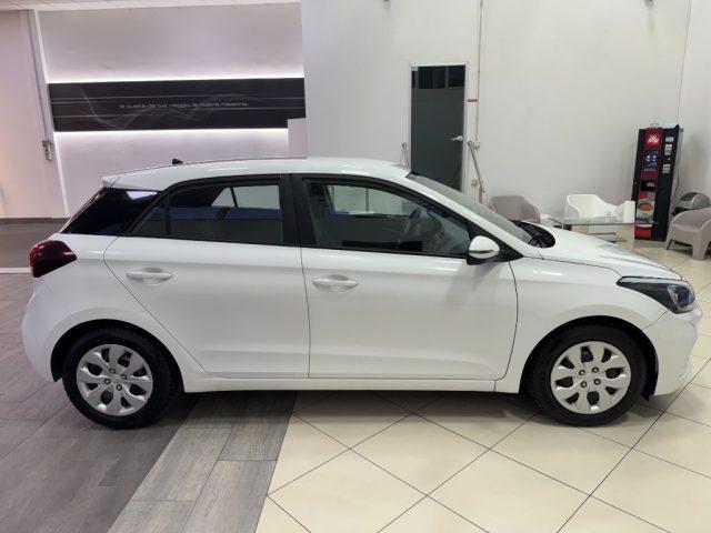 HYUNDAI i20 1.2 5 porte Connectline