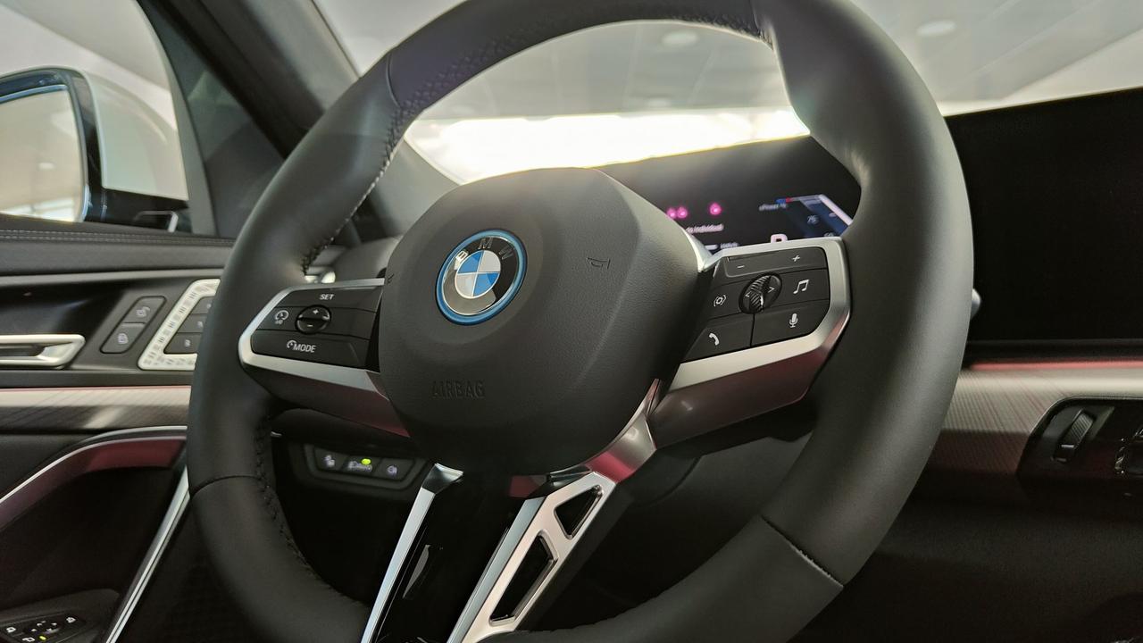 BMW iX2 xDrive30