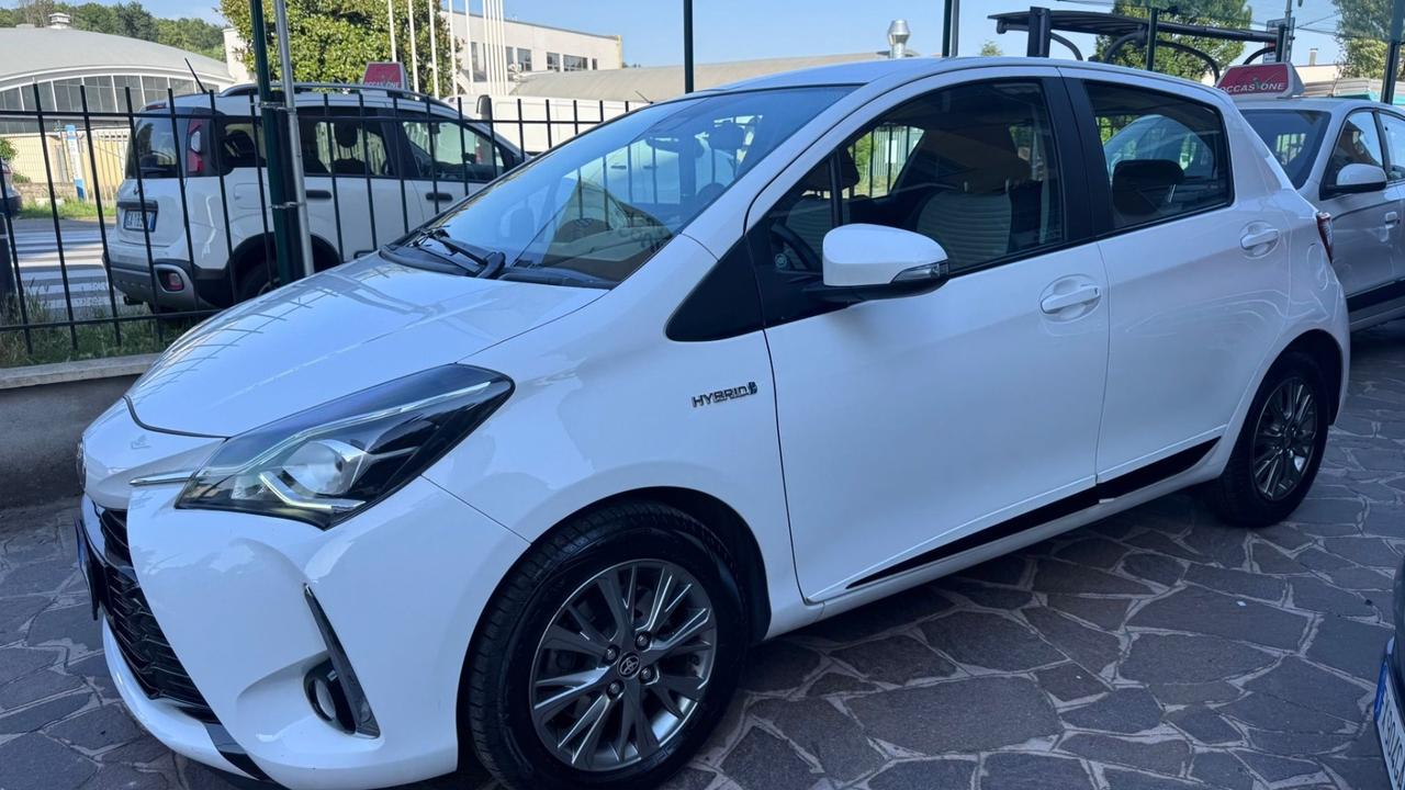 Toyota Yaris 1.5 Hybrid 5 porte Business