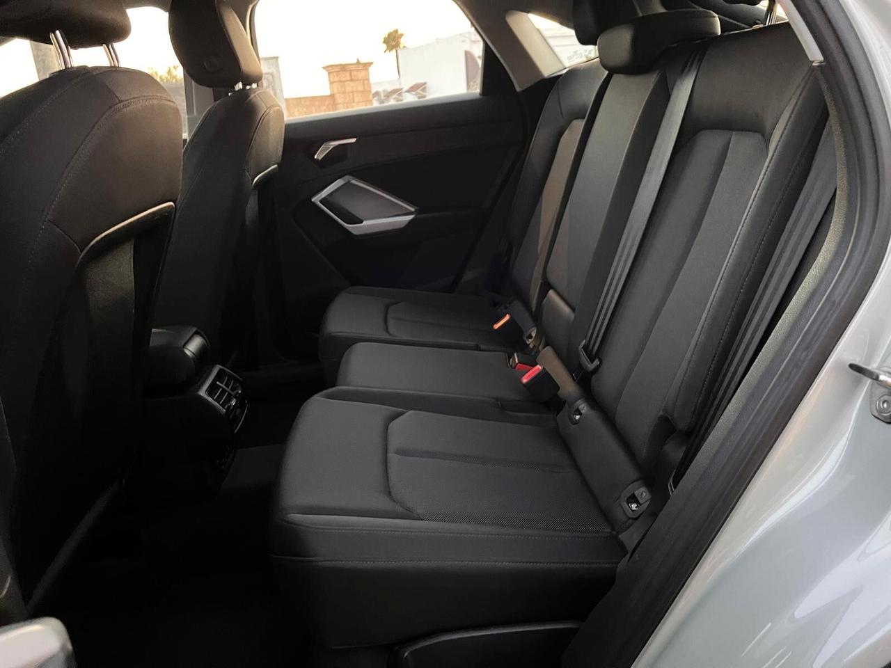 Audi Q3 SPB 35 TDI S tronic Business plus
