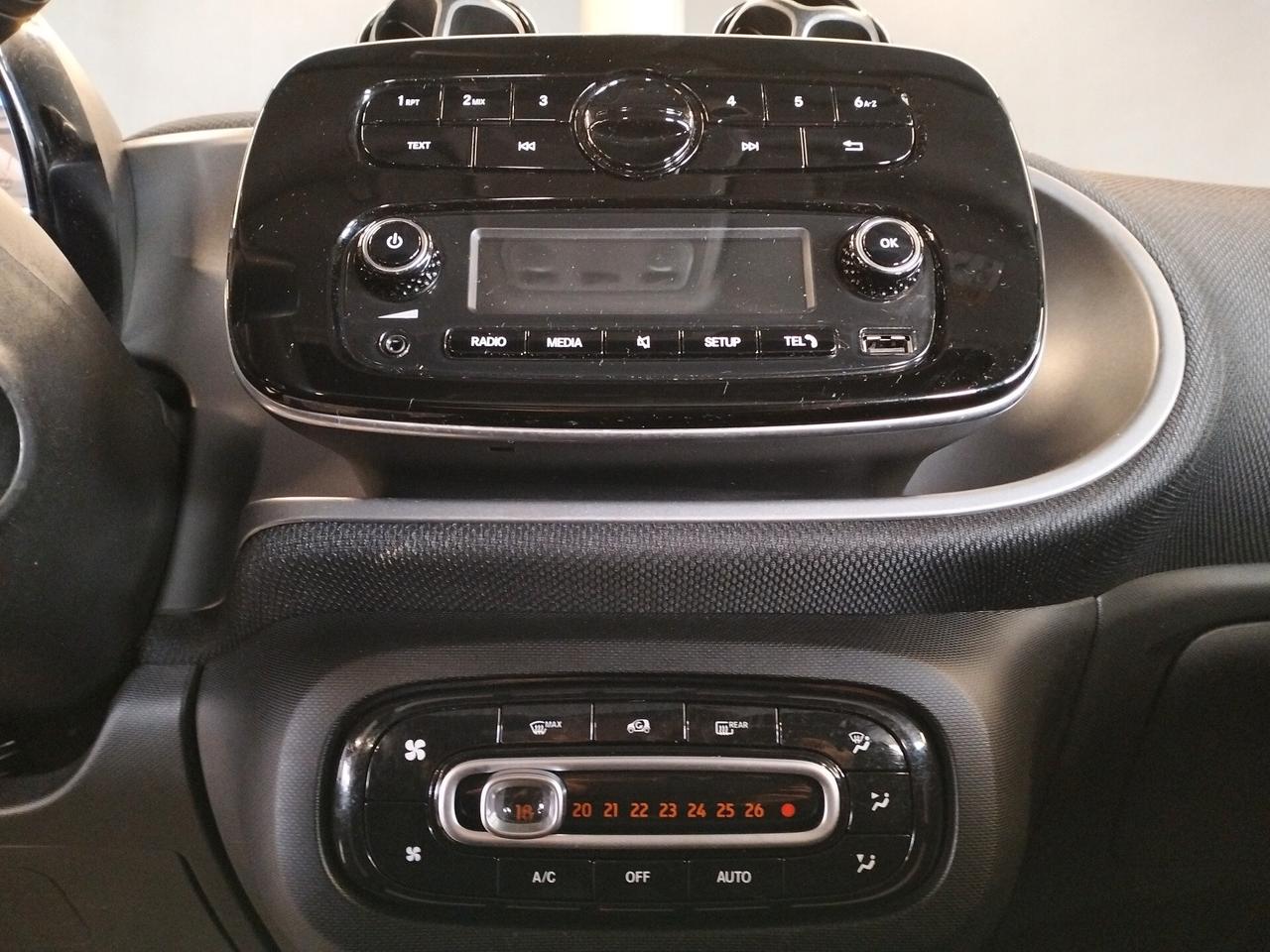 Smart ForFour 70 1.0 twinamic Passion - NEOPATENTATI - TETTO PANORAMICO