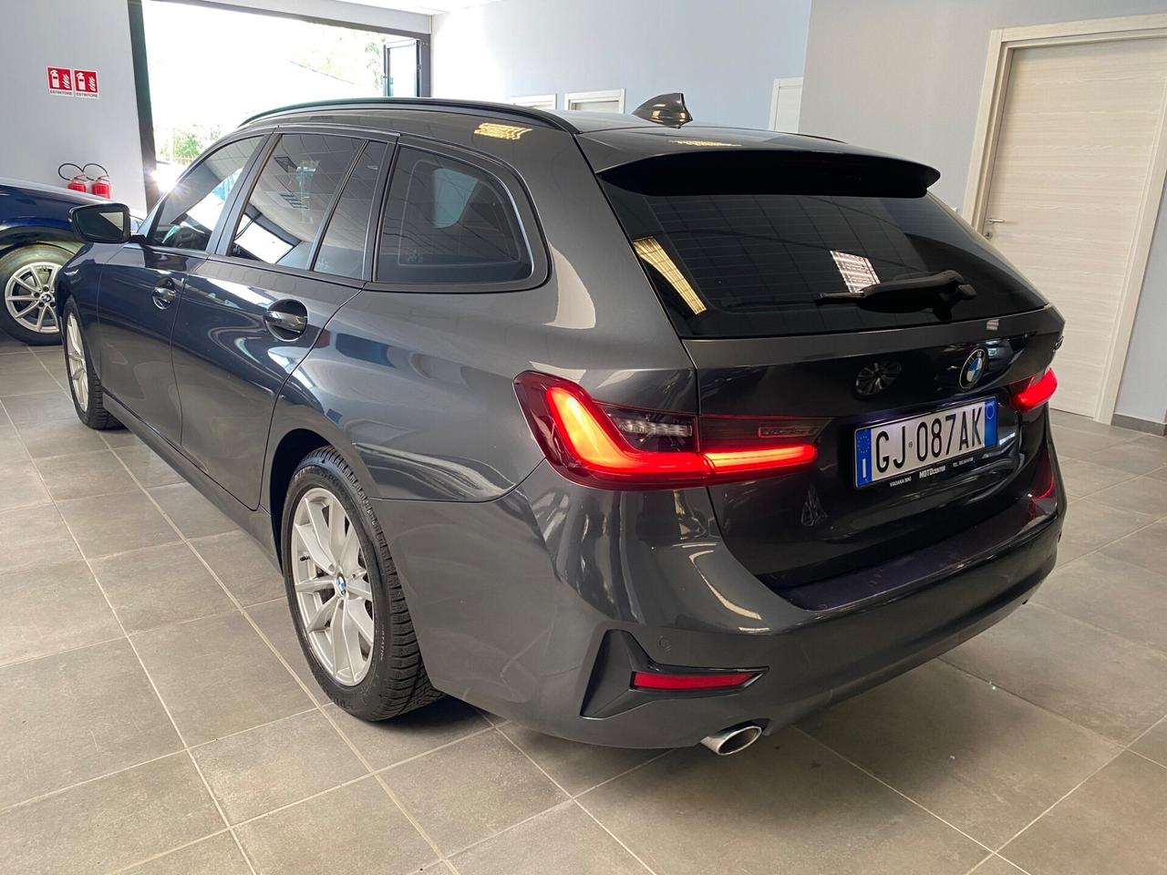 Bmw 318d 48V Touring Business Advantage