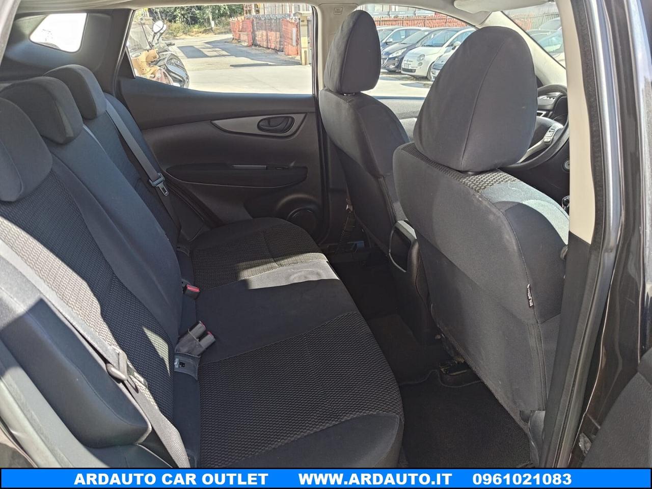 Nissan Qashqai 1.5 D Visia 115 cv
