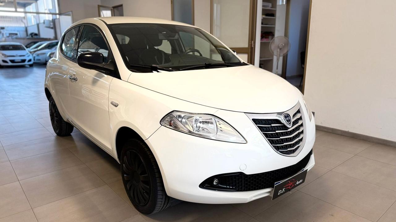 Lancia Ypsilon 0.9 TwinAir 85 CV 5 porte S&S Gold