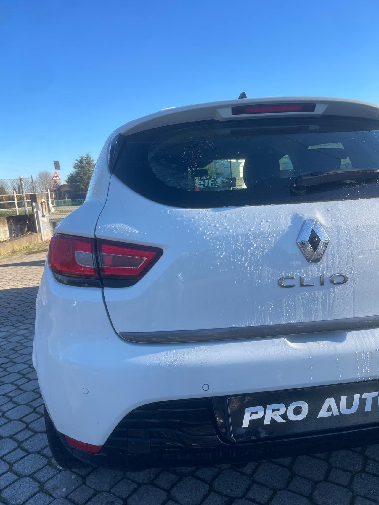 Renault Clio 1.2 75CV GPL 5 porte Costume National