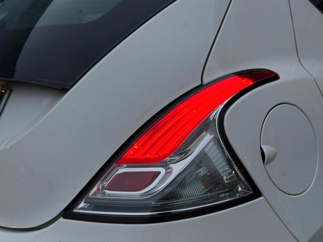 Lancia Ypsilon 0.9 TwinAir 85 CV 5 porte Metano Ecochic Gold