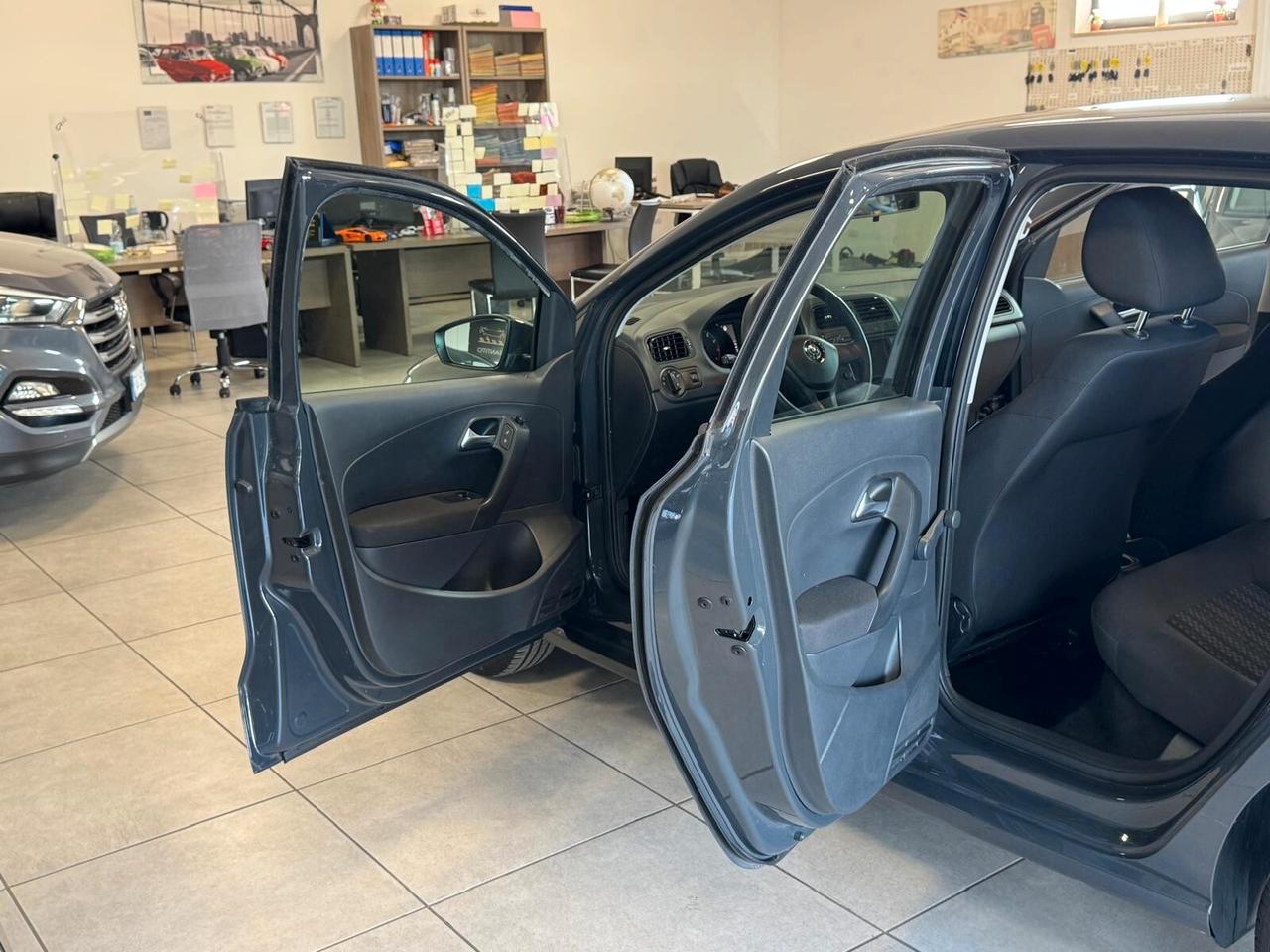 Volkswagen Polo 1.0 MPI BENZ 60CV 5P TRENDLINE 2016