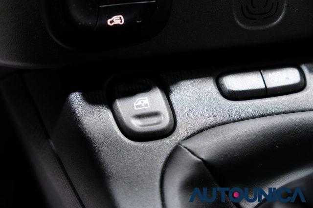 FIAT Panda 1.0 FIREFLY S&S HYBRID CITY CROSS NEOPATENTATI