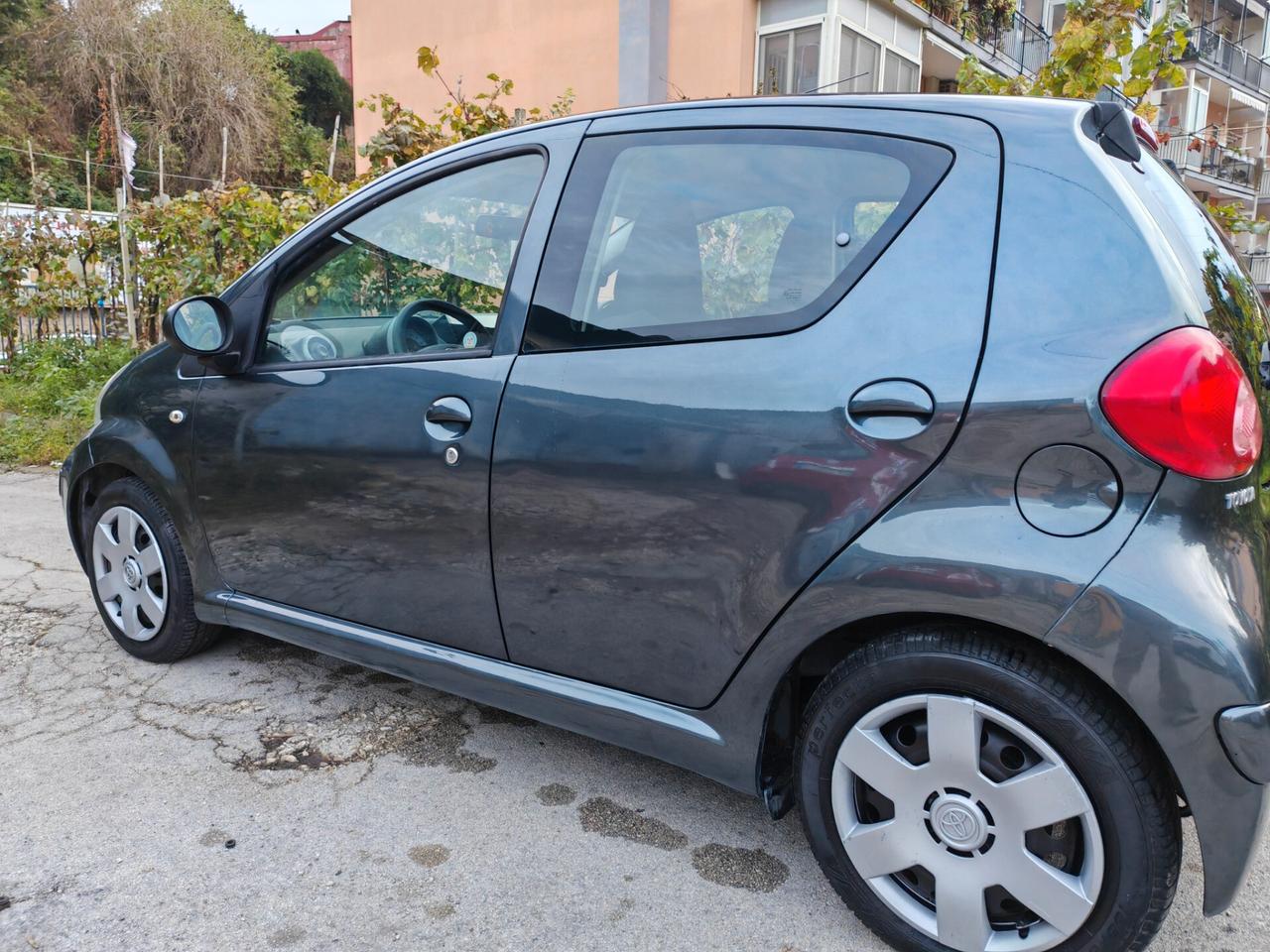 Toyota Aygo GPL con Tablet Android