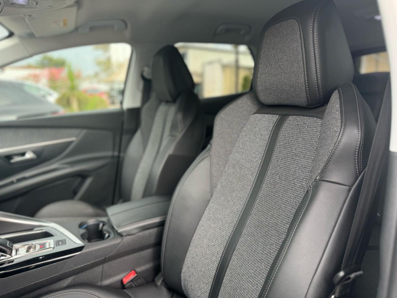 Peugeot 3008 Allure Pack CAMBIO AUTOMATICO