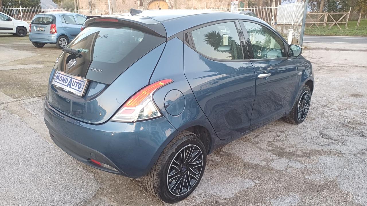 Lancia Ypsilon 1.0 FireFly 5 porte S&S Hybrid Silver 2023 SOLO 5MILA KM