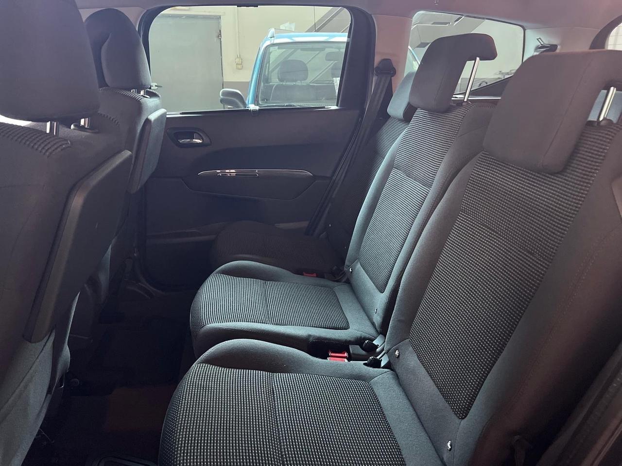 Peugeot 5008 1.6 HDi 112CV Business