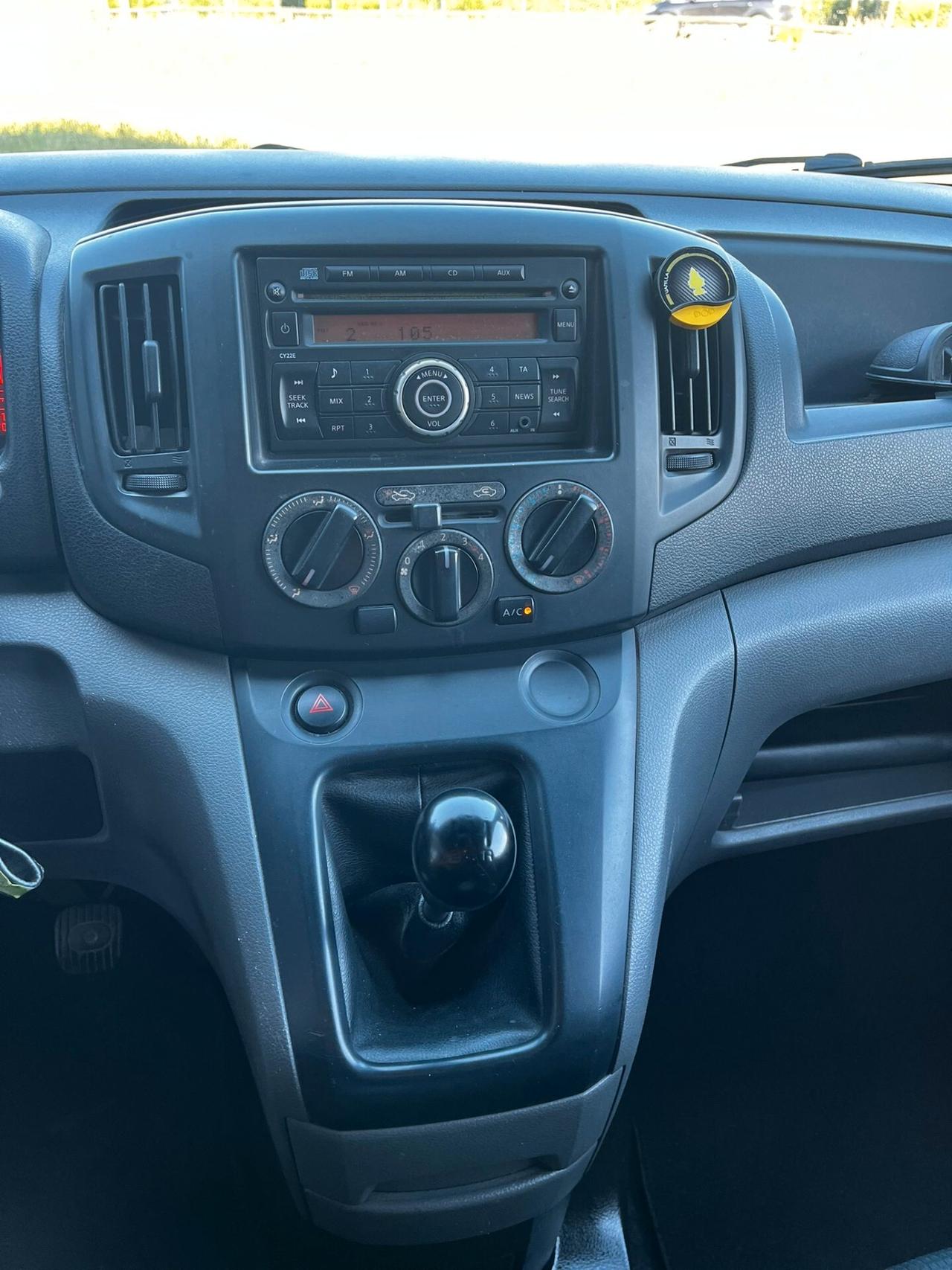 NISSAN NV200