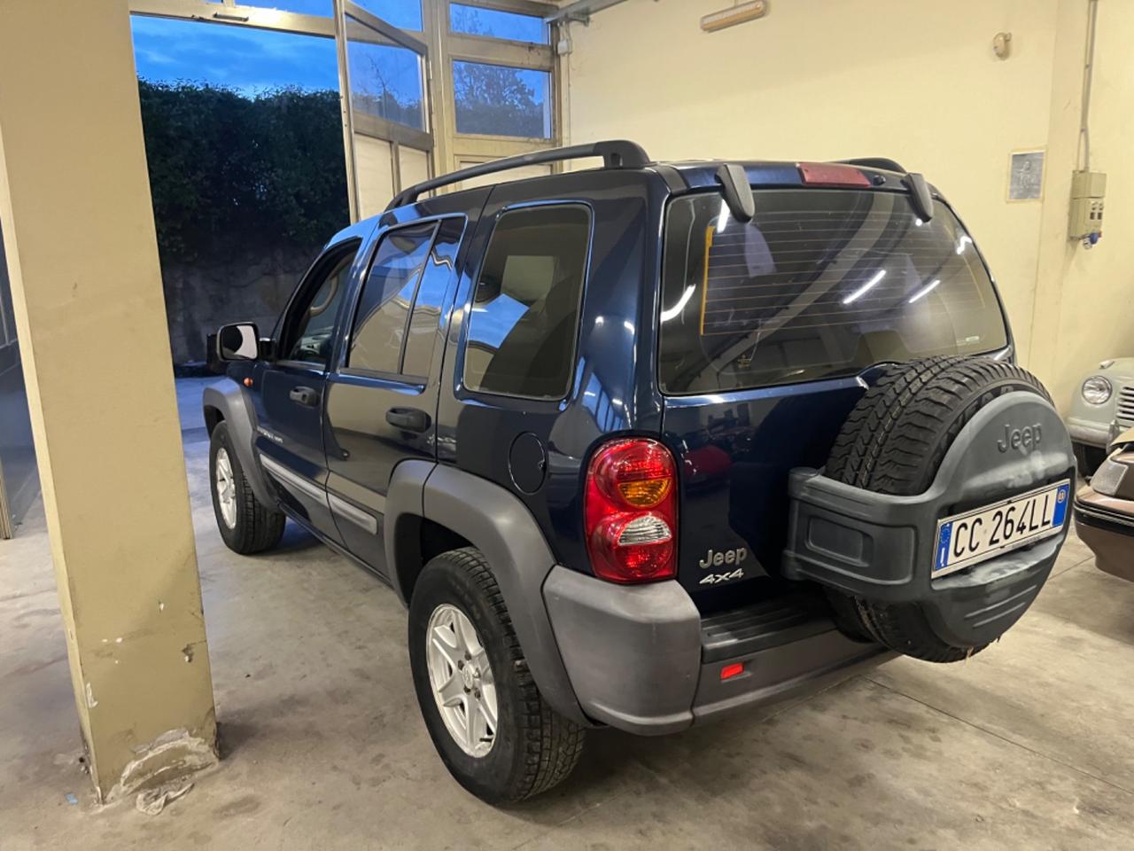 Jeep Cherokee Sport 4x4 automatic 2.8 crd