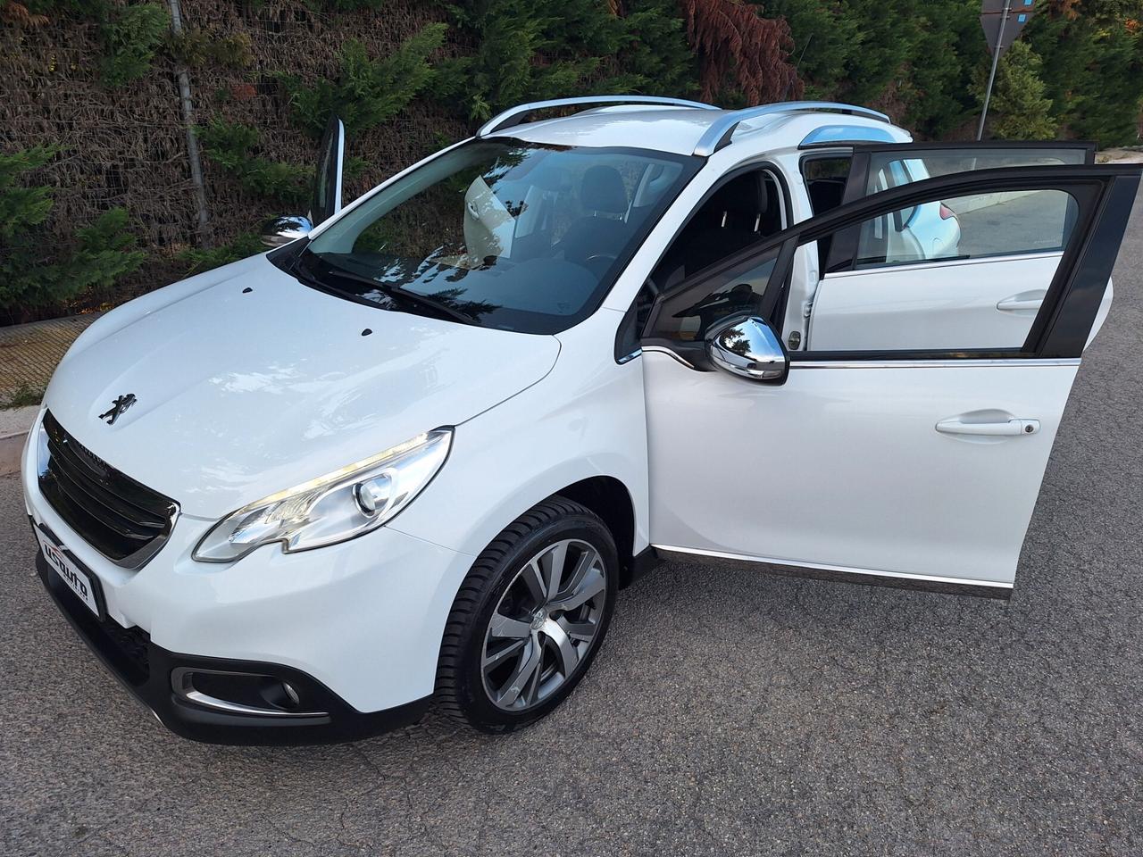 Peugeot 2008 1.6 e-HDi 92 CV "Allure" NAVI