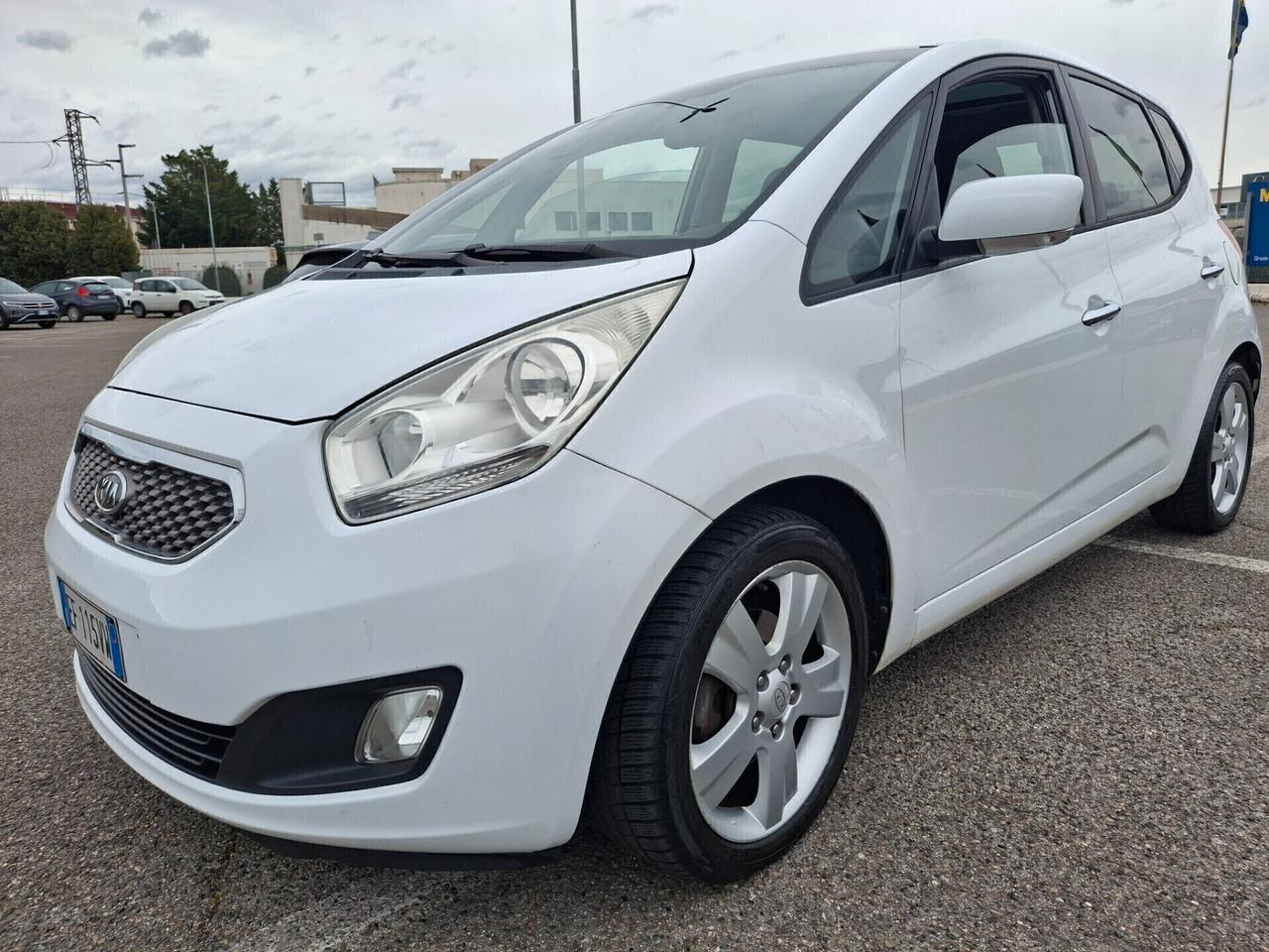 Kia Venga 1.6 CRDi-**FULLOPTIONAL**