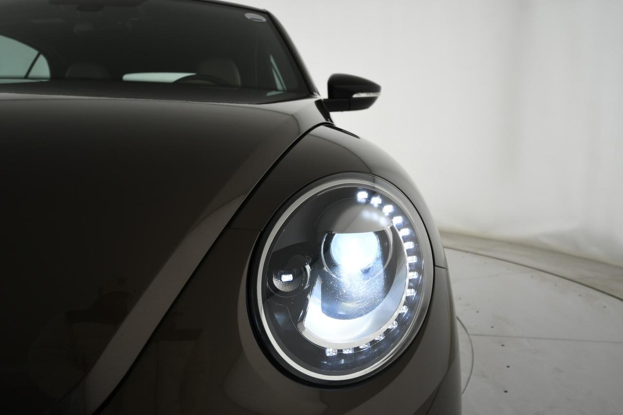 VOLKSWAGEN Maggiolino Cabrio 2.0 tdi Sport 140cv dsg PELLE+LED+C18"