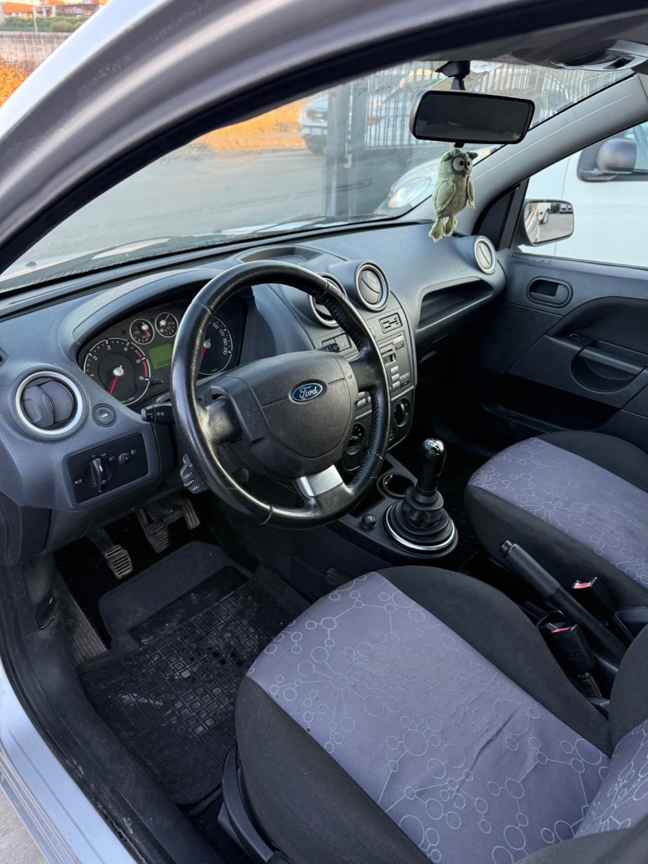 Ford Fiesta 1.4 TDCi 5p. Ghia