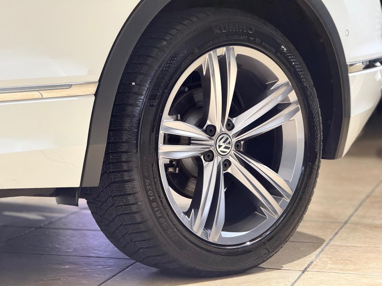 Volkswagen Tiguan 2.0 TDI SCR DSG Sport R-LINE