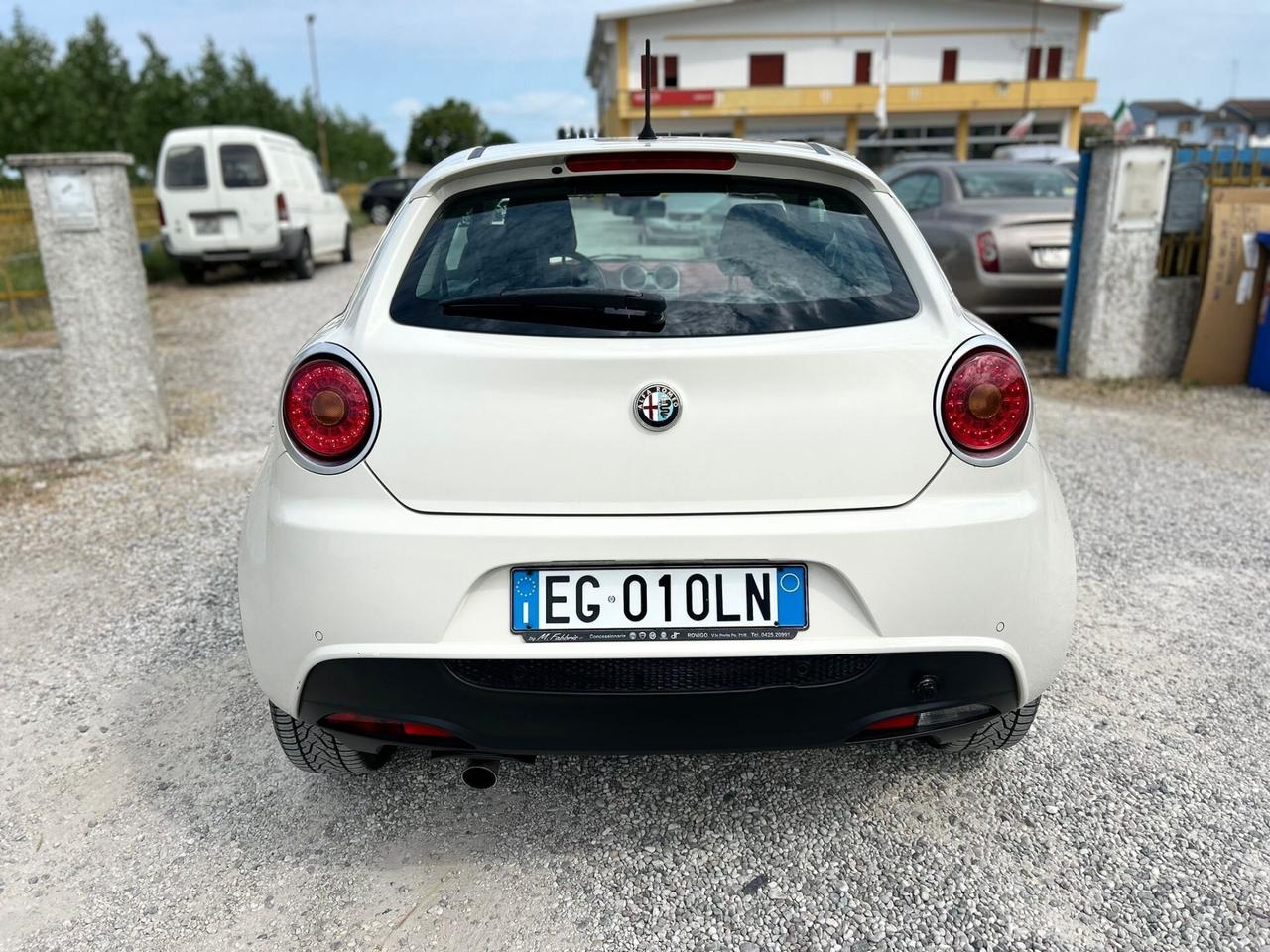 Alfa Romeo MiTo 1.3 JTDm-2 95 CV S&S Distinctive Sport Pack