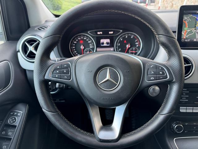 MERCEDES-BENZ B 180 SPORT+NAVI+LED+RCAM+PELLE-TEX+CRUISE+17BLACK