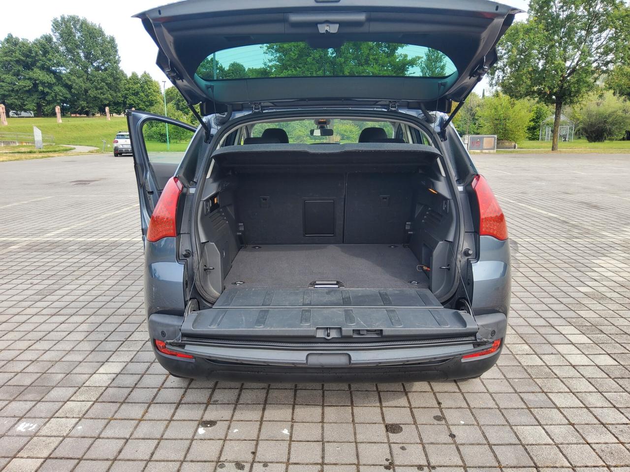 Peugeot 3008 1.6 e-HDi 112CV cambio robotizzato S.&S. Business
