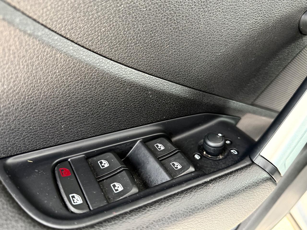 AUDI Q2 1.6 TDI S LINE Edition*LED*NAVI