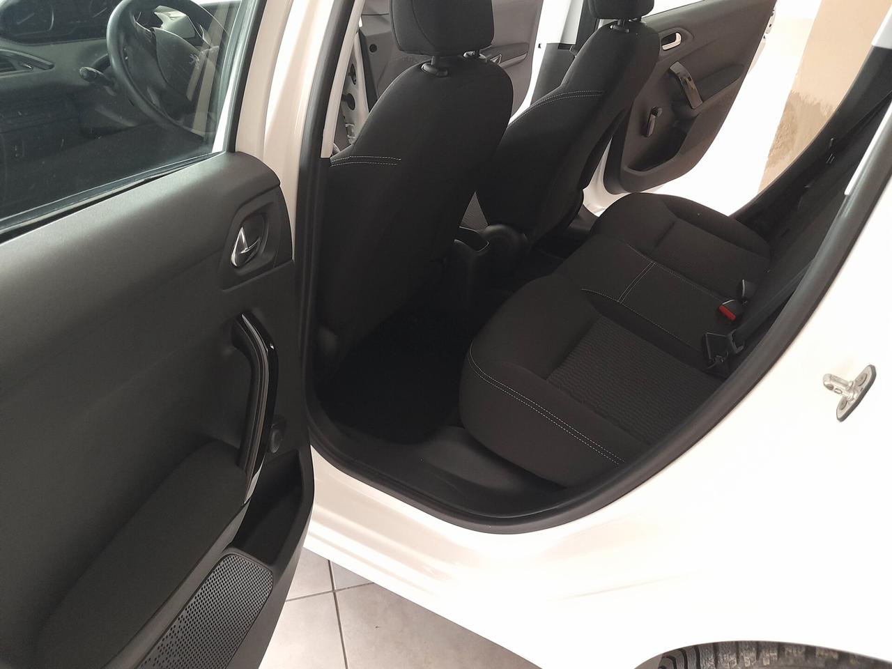 Peugeot 208 BlueHDi 75 S&S 5 porte Active