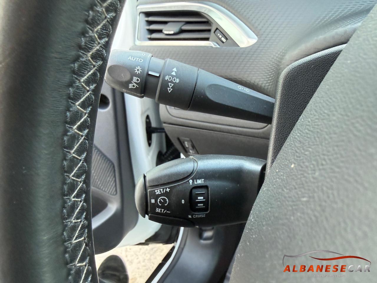 Peugeot 2008 BlueHDi 120 S&S Allure